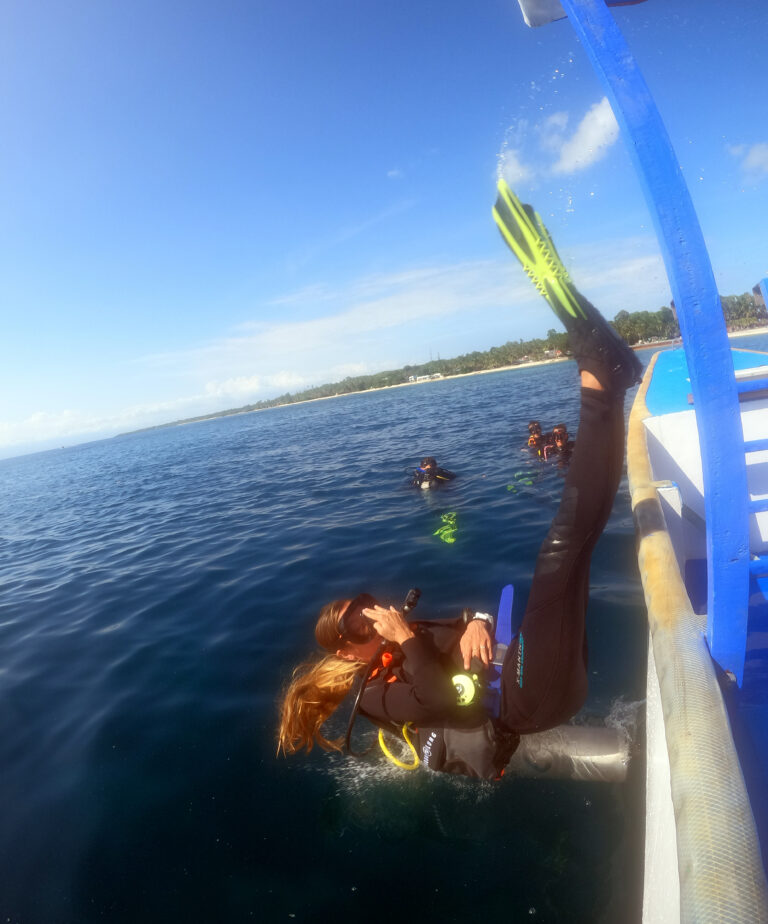 padi courses in siquijor philippines with amazing house reef and another healthy coral reefs aroung with clear water and